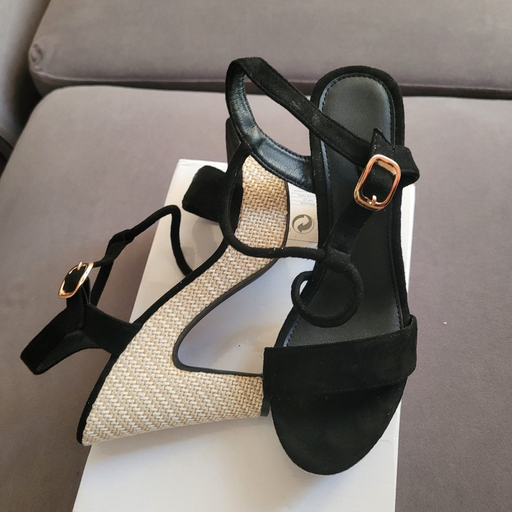 Heels - Picture 6 of 6